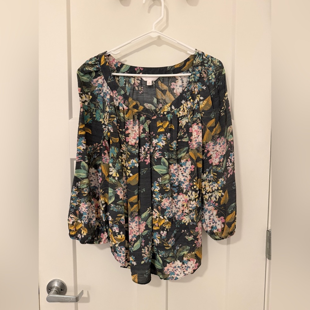 Lauren Conrad Floral Blouse – Scooped V-Neck – Women’s Small (Minor Flaw)